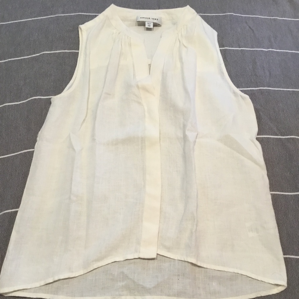 Amour Vert Sleeveless White Button Down Size XS